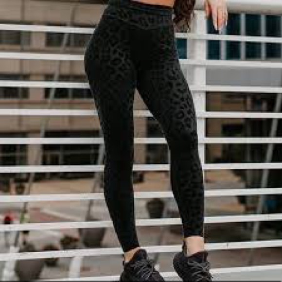 Balance Athletica Flocked cheetah leggings - Picture 5 of 5